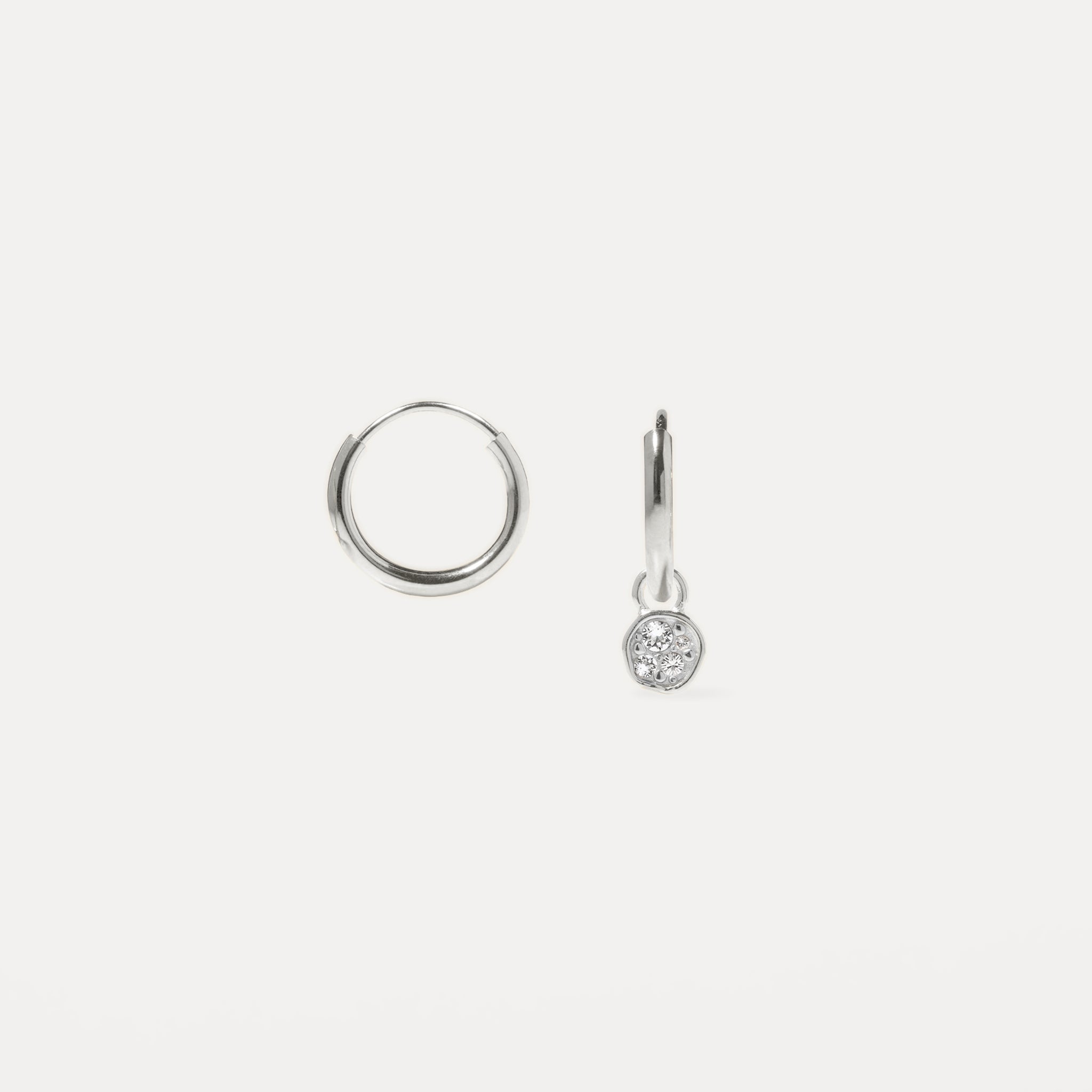 Weiße Kristalle Belong Pavé Creolen Ohrringe