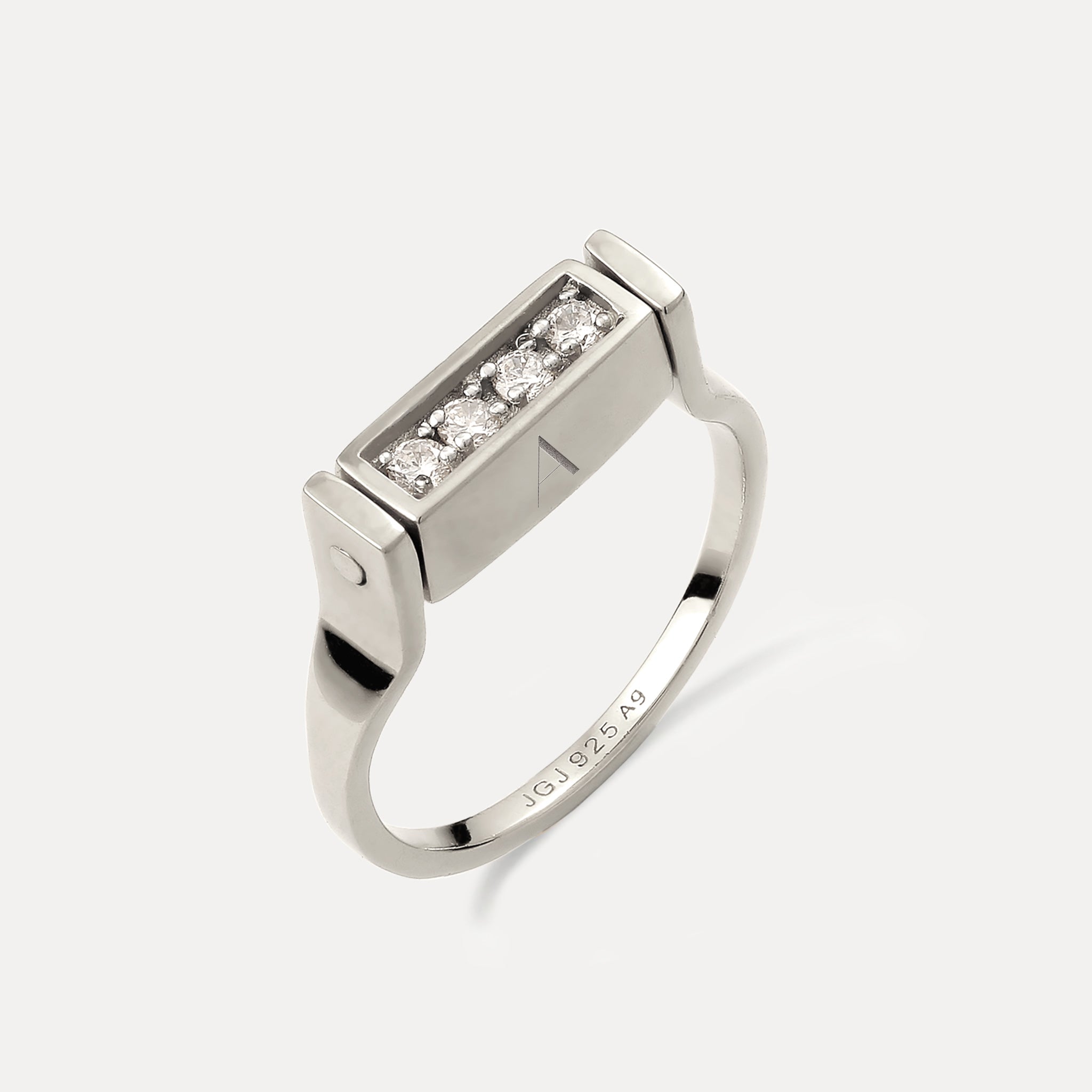 Saphir Engravable Brick Flip Ring