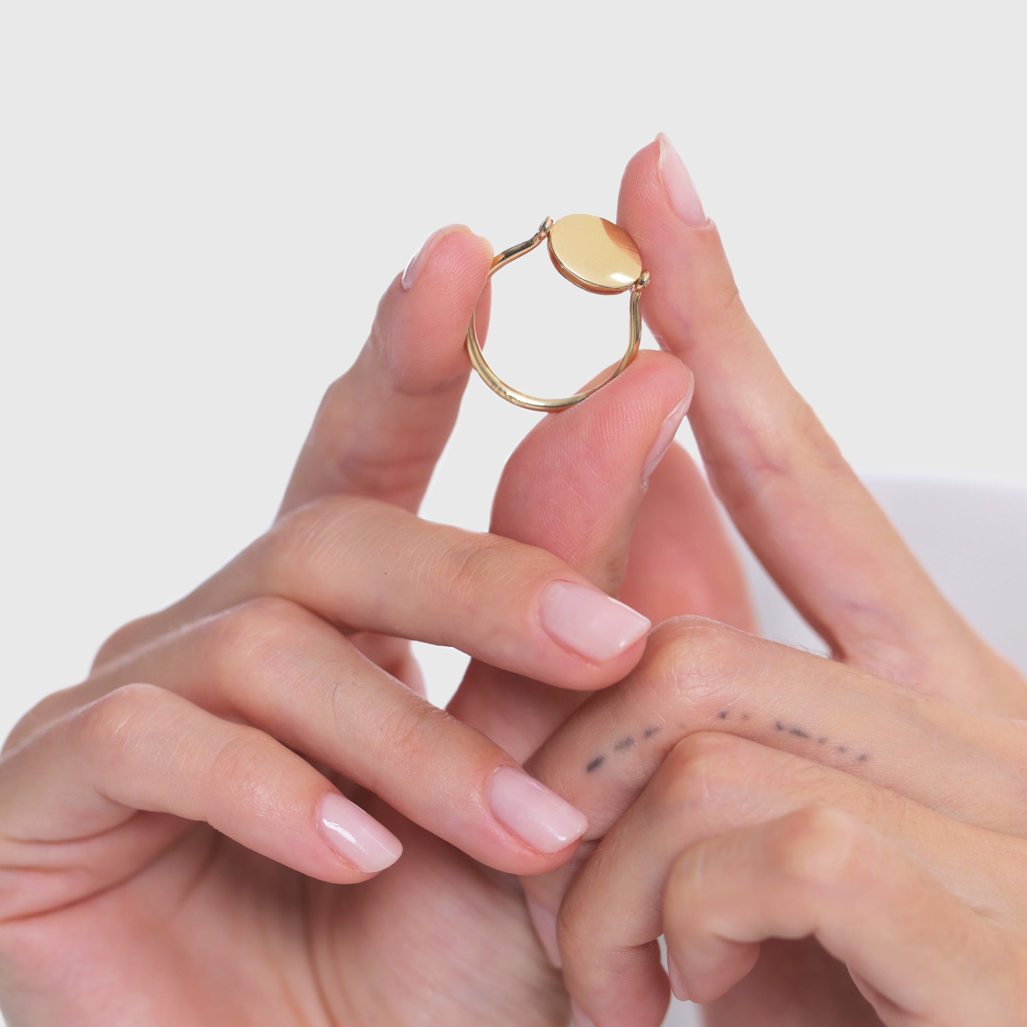 Supernova Engravable Flip Enamel Ring