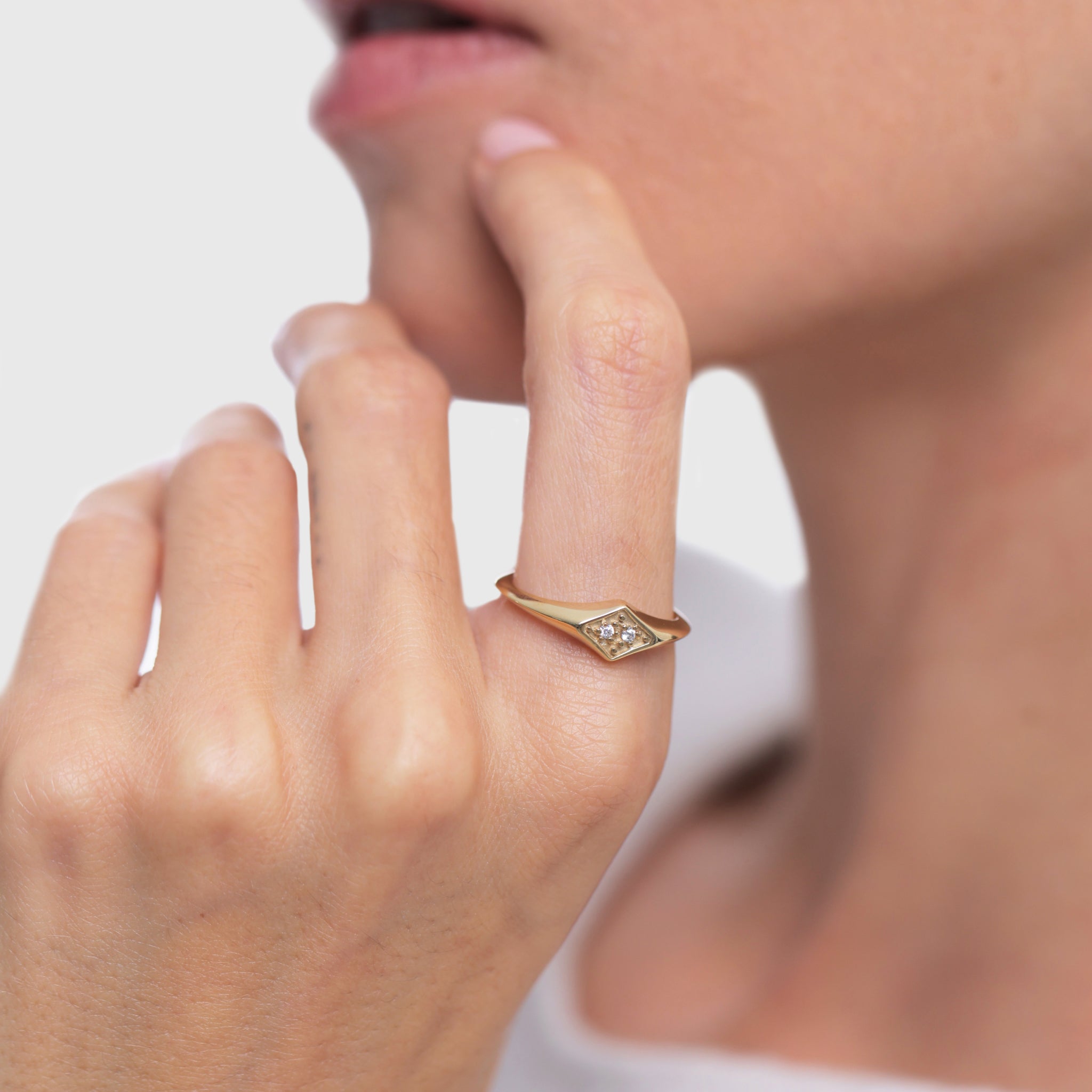 Weißer Saphir Supernova Pavé Ring | 585 Gold