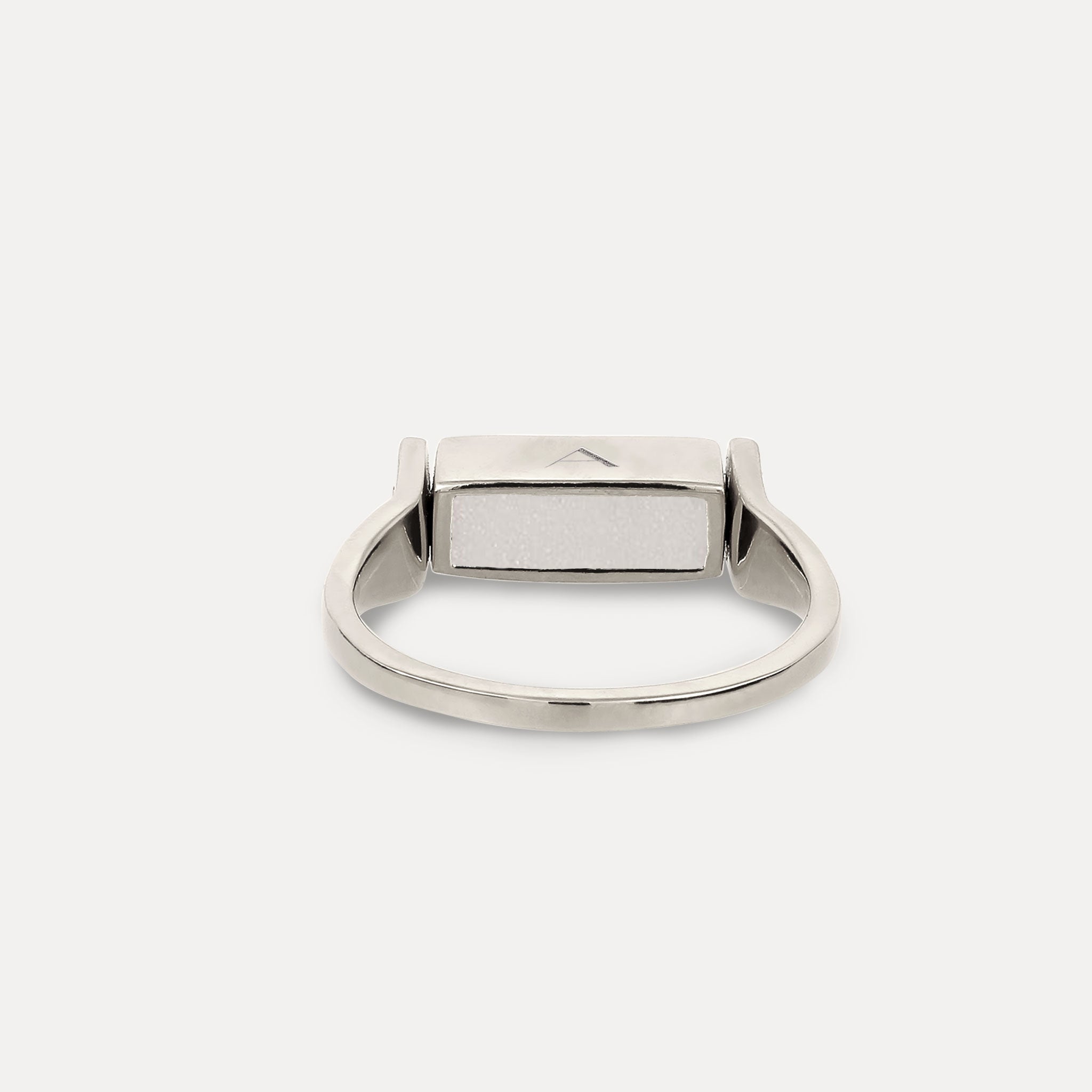 Saphir Engravable Brick Flip Ring