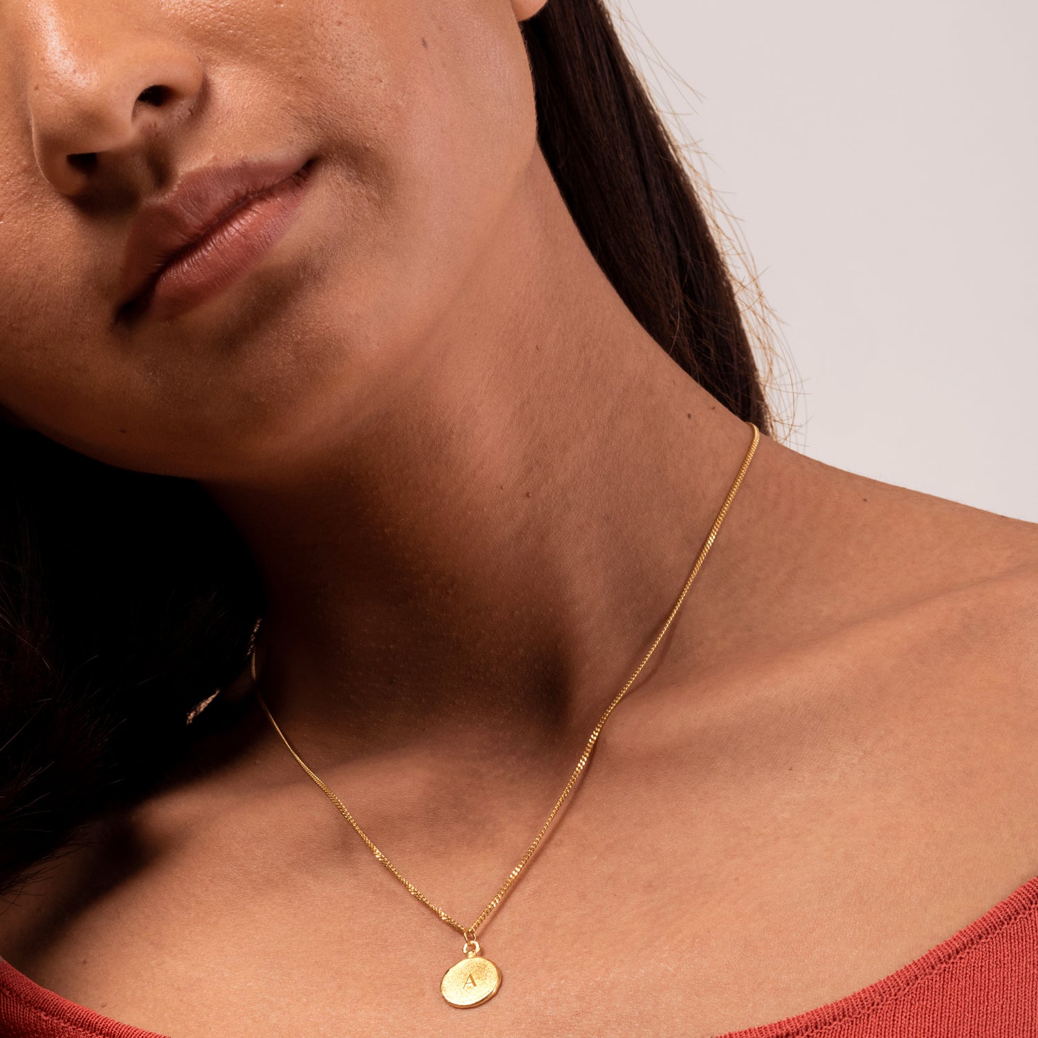 Engravable Fluid Medallion Anhänger | 585 Gold - Matt