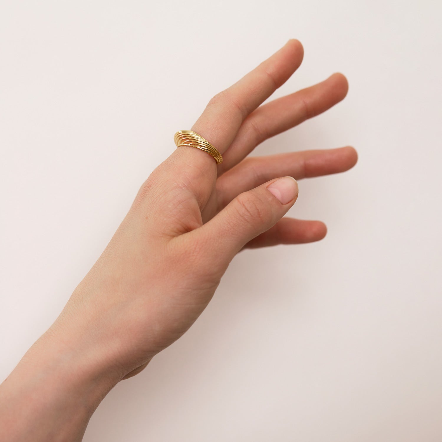 Ribbed Bombé Ring 14k Massivgold