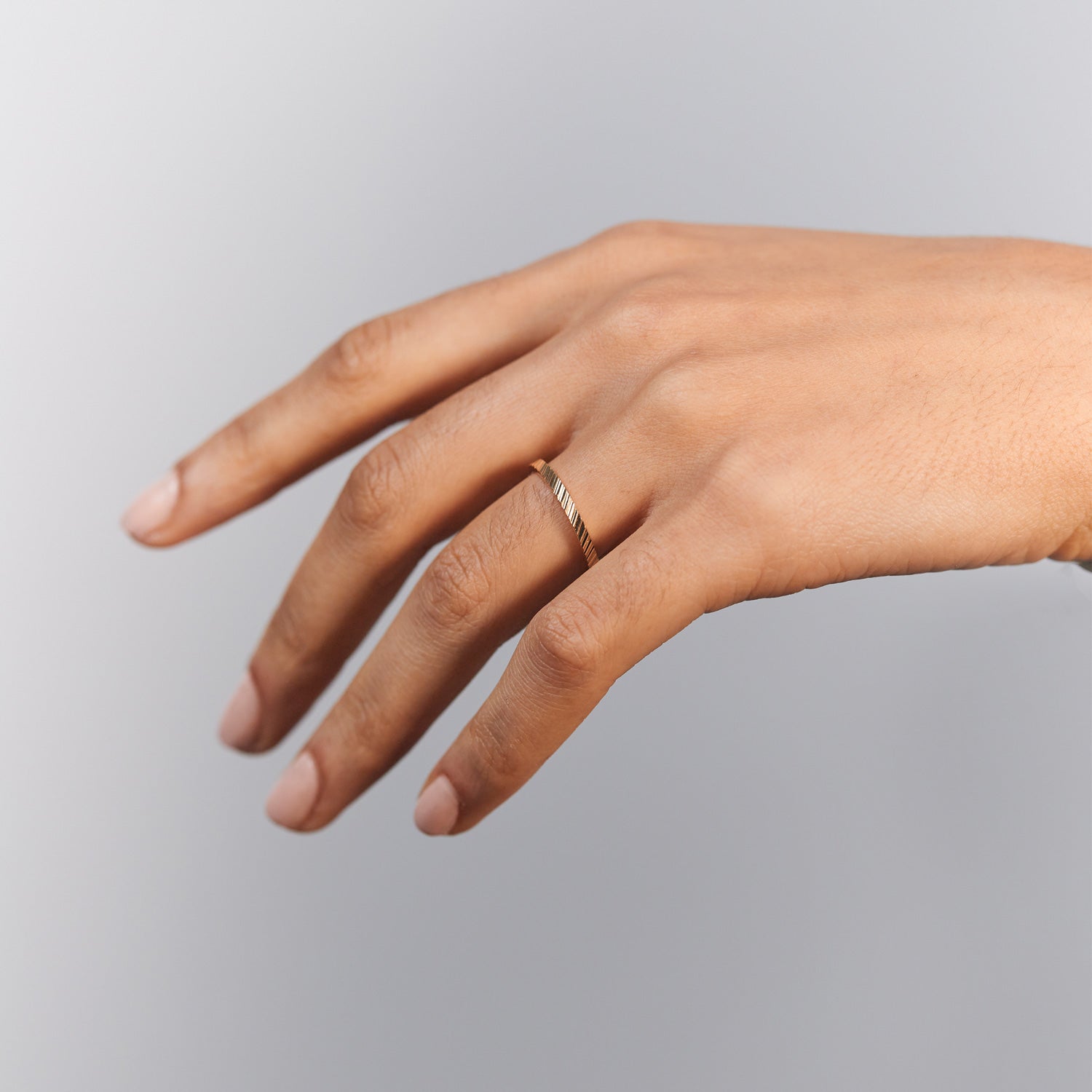 Thin Fanned Fair Band | 585 Gold