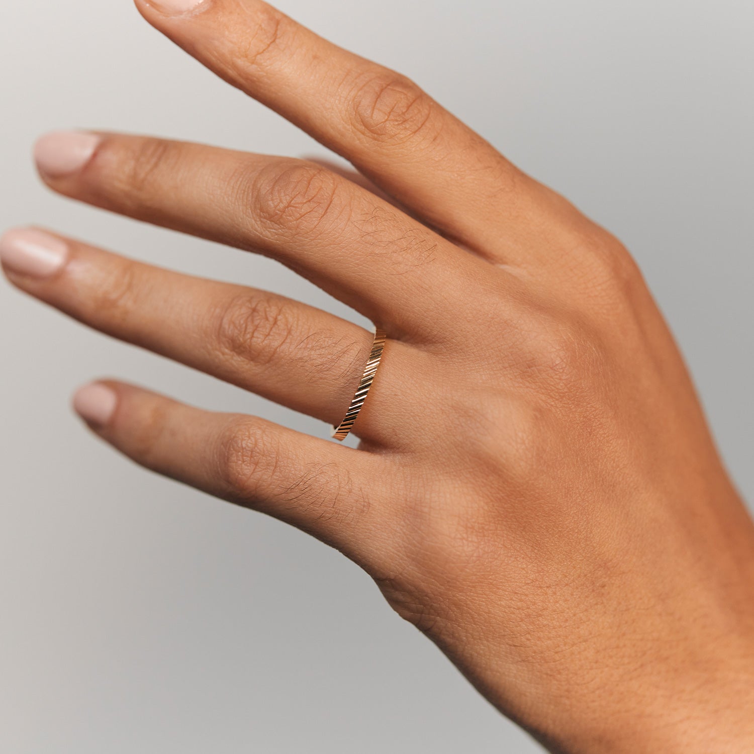 Thin Fanned Fair Band | 585 Gold