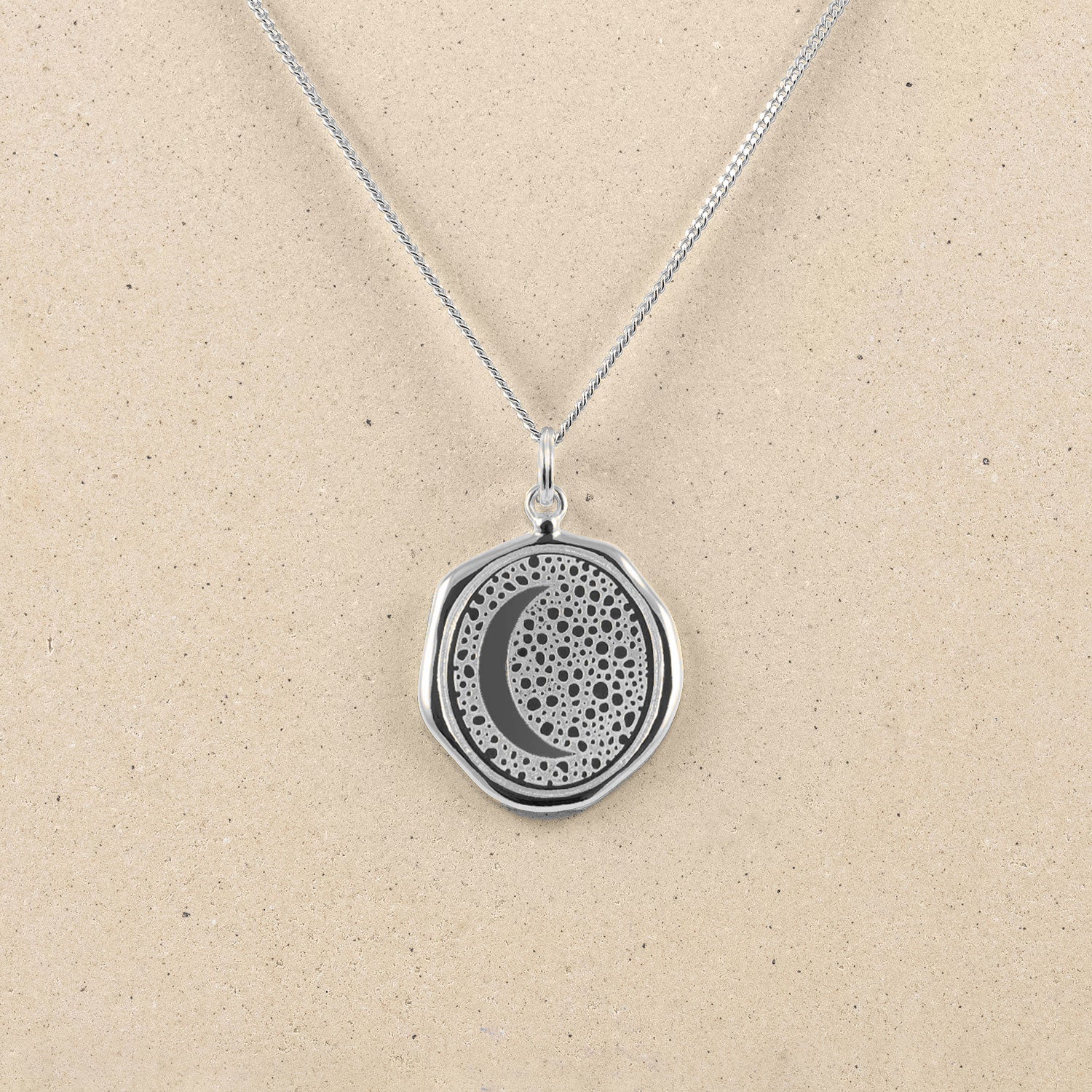 Moon Large Seal Kette