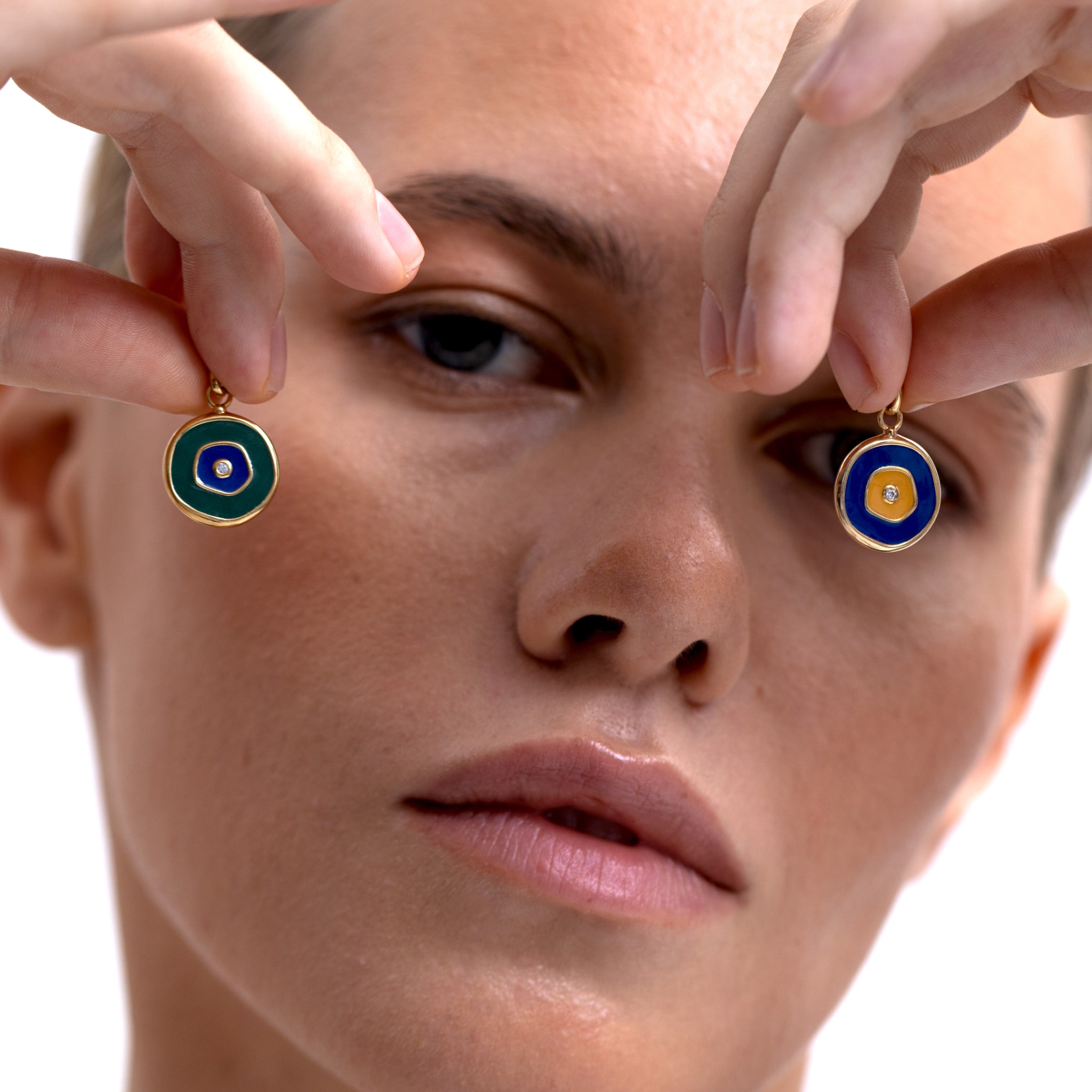 Weißer Saphir Evil Eye Anhänger Dunkelblau