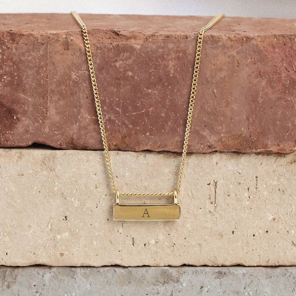 Stilnest Engravable Brick Anhänger in 24k Gold Vermeil auf Backstein